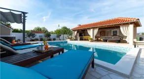 Villa in Pridraga with Private Pool - Image 3