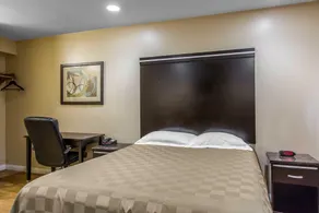 Broadway Inn and Suites - Image 5