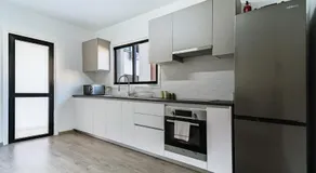 City Centre Modern Boho Stay - Image 3