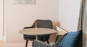 Hill House Apartment - Image 4