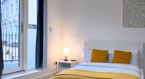 Spacious 2 Bed Apart with Patio in Camden WR201 - Image 2