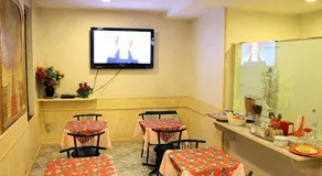 Hotel Vienna - Image 2