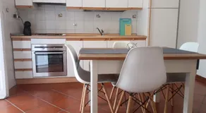 Appartement de vacances avec internet haut débit, terrasse et barbecue | Vue montagne - Image 3