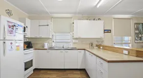 Wills Avenue No. 12. Golden Beach - Image 3