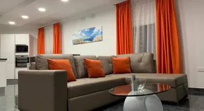 Central, Fully Equipped Modern Apartment - 2 - Image 2
