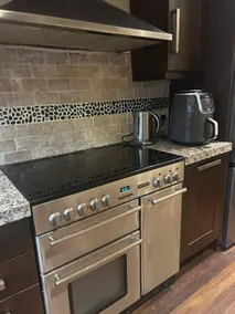Stylish Home With Full Amenities - Image 4
