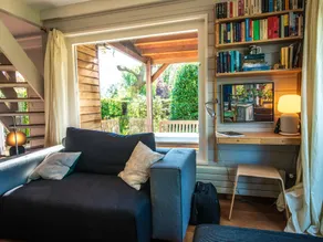 Snug Holiday Home in Vinkeveen with Jetty, Terrace - Image 3