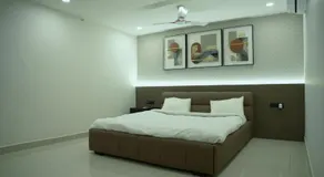 SuitesatN - Image 5