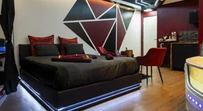 Redroom Spa privatif & nuit romantique à deux - Image 2