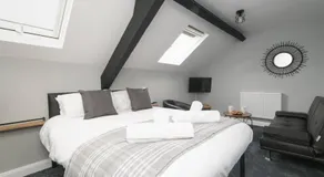 Modern en-suite room in country PubRestaurant 1 with communal kitchen - Pass the Keys - Image 2