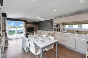Spacious 2BR in Seton Sands | Free Parking | Pool - Image 3
