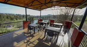 Lake House - Image 4