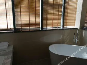 Ling Jiang Hotel - Image 5