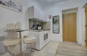 Aylward queen street apartments S14 near city centre and Gunwharf Quays - Image 3