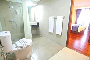 Stunning 1 BR Family Room #FR290 - Image 2