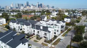 Premier 3BR Family Escape in the heart of Houston - Image 4