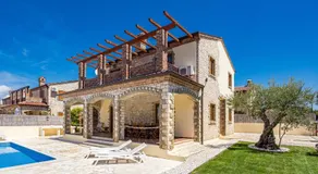 Villa Brioni with pool by Rentistra - Image 3