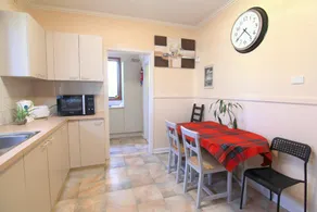 5 beds, Walk to Train, Bus, 10KM Melbourne City - Image 5