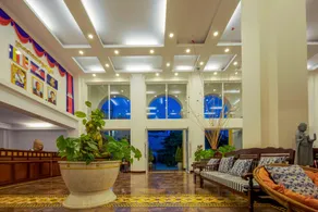 La Residence WatBo Hotel - Image 2