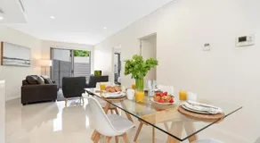 CENTRAL NO 5 LUXURY APARTMENT - Image 4