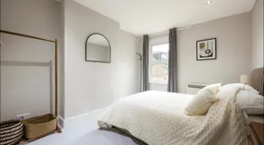 Modern Apartment Near Oxford Train Station - Image 2
