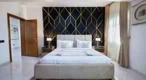 The Carrington Suite - Image 2