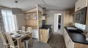 Palm Grove 181- Golden Palm - Pet friendly, WiFi, central heating, bed linen - Meadow Lakes Caravan & Lodge Hire - Image 3