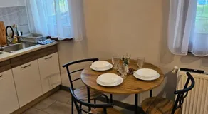 Hostel 405 - Image 5
