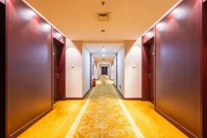 Jinling Yuntai Hotel - Image 4