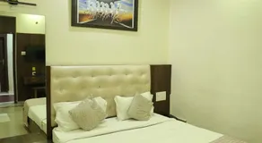LUXURY ROOMS By HOTEL HARI PALACE - Image 5