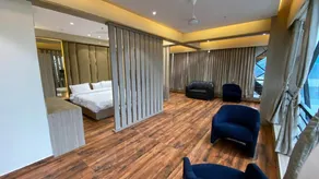 Hotel Royal Bistro - Image 2