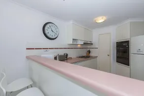 Cottesloe Cove Beach Apartment - Image 3