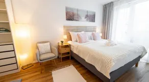 3 BDR Traveller Family Apt w AC Free Parking by NW - Image 2