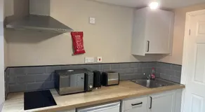 Comfortable Stay - LB Ave - Image 4