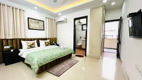 BluO 2BHK @ Greater Kailash | Lift Balcony Parking - Image 4