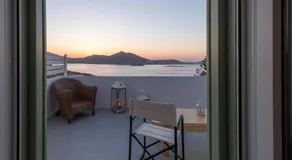 Lorenzo Studios and Suites Paros - Image 2