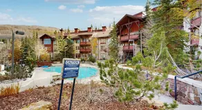 Cozy condo with shared hot tub & pool foosball near ski lifts - Image 4