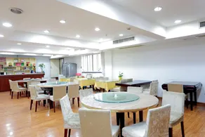 Paramount Hotel - Image 4