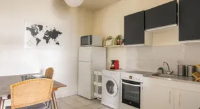 Charming with balcony in the heart of the 7th - Image 4
