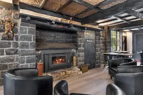 The Fox and Hounds Historic Hotel - Image 4