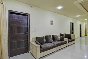 Hotel O Krs Comforts - Image 4