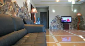 Elite House - Image 2
