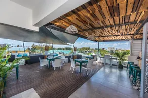 Azur Paradise Hotel & Rooftop Bar - Image 4