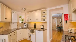 Cosy Country Cottage Retreat Near Peak District & Chatsworth - Image 2