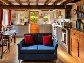 Cottage in Wales near Glyndwrs Way - Image 3
