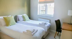 The Green House deluxe 2 bedroom upper floor apartments - Image 3