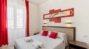 Summertime House - Image 2
