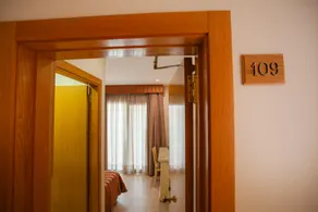 Hotel Versalles - Image 2