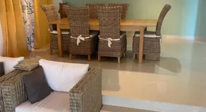 4 Bed Villa - Sleeps 9- Pool - Garden - Parking - Image 3