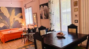 House of artist - Image 2